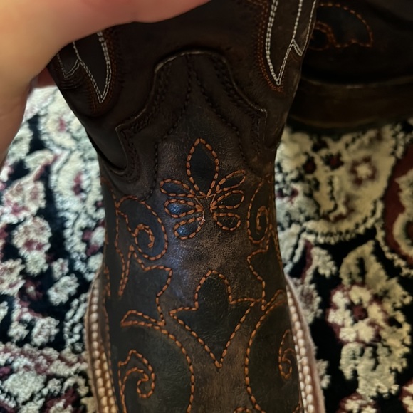 Western boots for your kiddos size 2.5🥰🔥😍